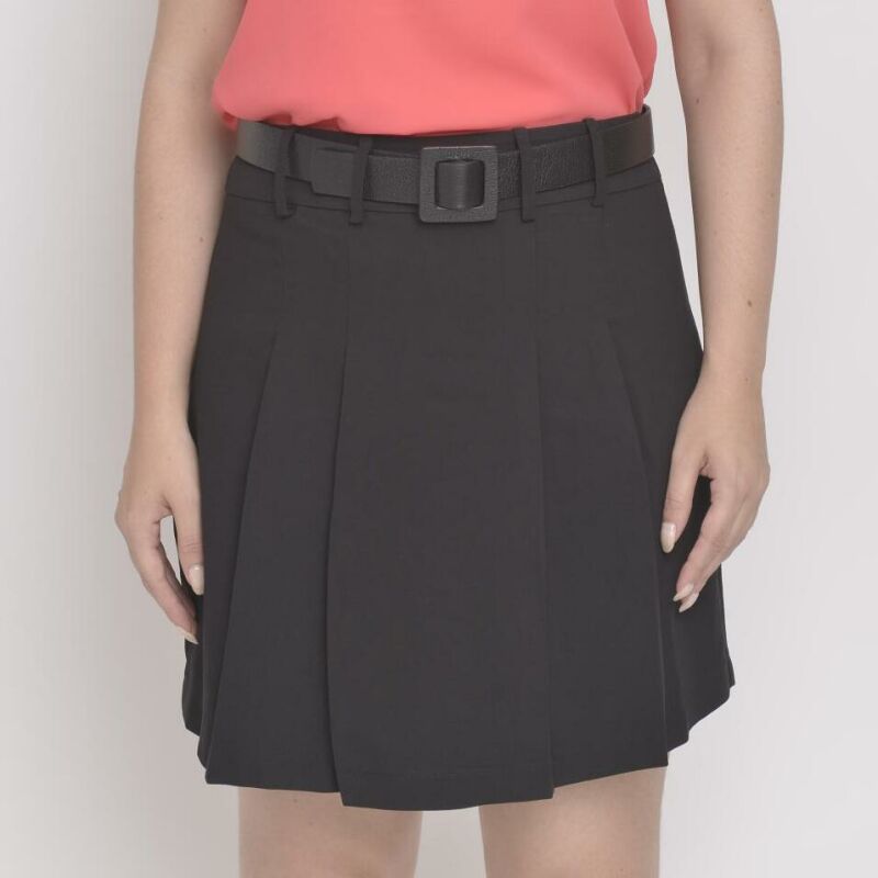 Imagem de Saia-shorts de Alfaiataria Preto com Pregas - Conforto e Versatilidade